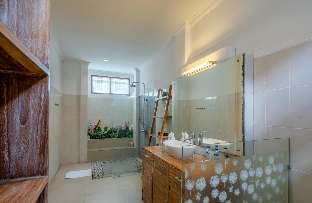 Villa Alleira Seminyak By Best Deals Asia Hospitality Exterior foto