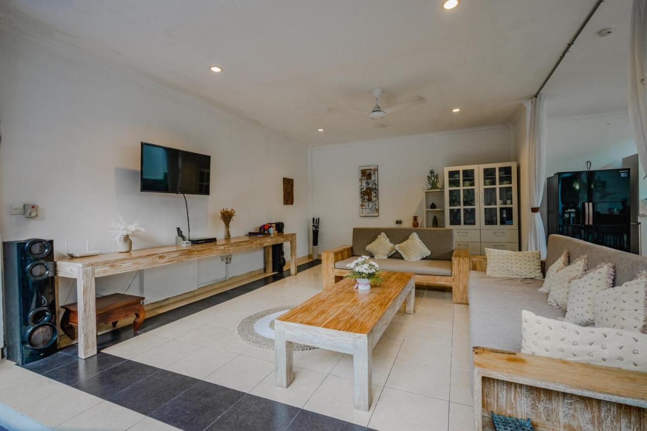 Villa Alleira Seminyak By Best Deals Asia Hospitality Exterior foto